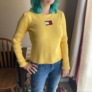 Y2K Tommy Hilfiger yellow sweater